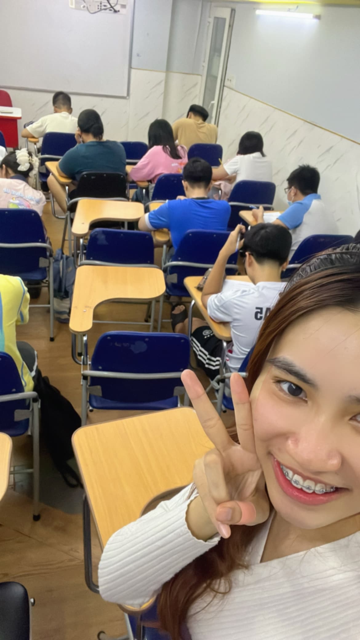 Lớp đang kiểm tra nè